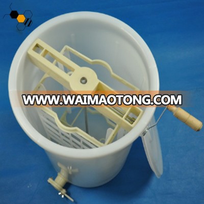 Cheapest price honey centrifuge 2 frames plastic honey extractor